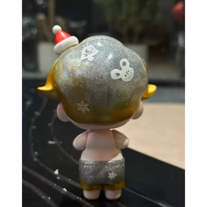 Figura navideña DIMOO Silver Sparkle, edición limitada Figura navideña DIMOO Silver Sparkle, edición limitada