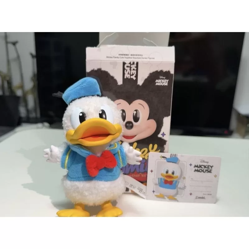 Figuras de la serie de llaveros Mickey Family Cute Together Donald