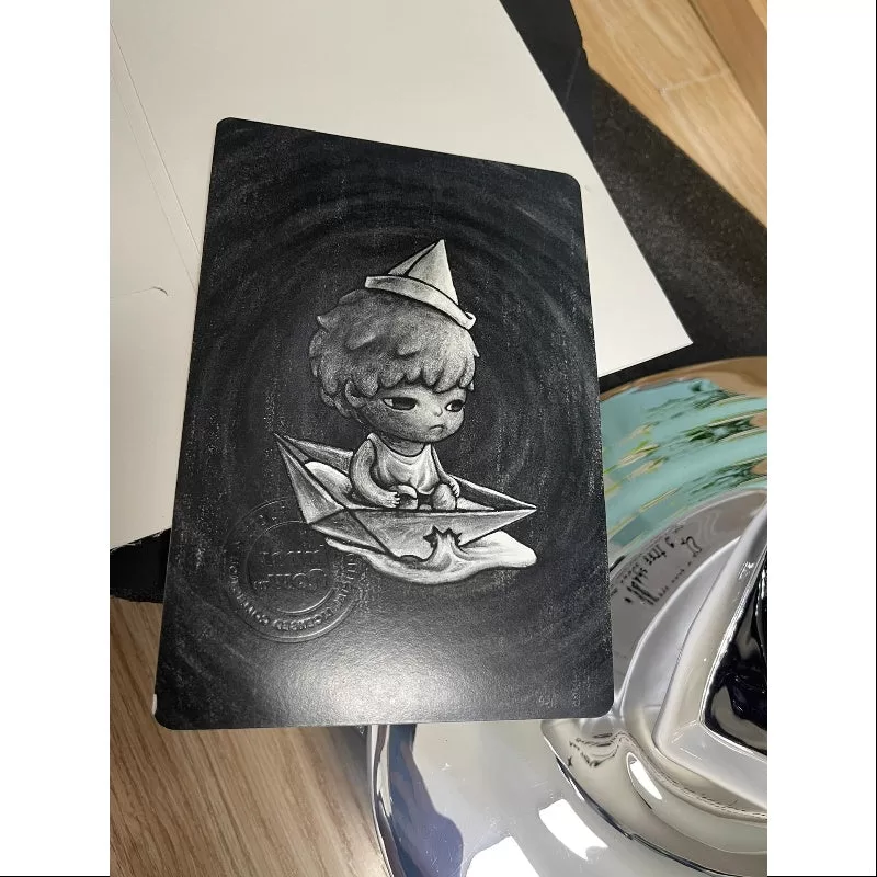 Hirono Unknown Journey, versión grande. Escultura artística (2022, edición limitada)