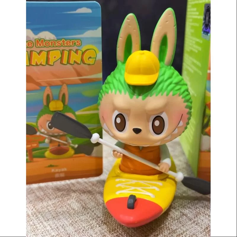 Kayak de la serie de acampada Labubu The Monsters
