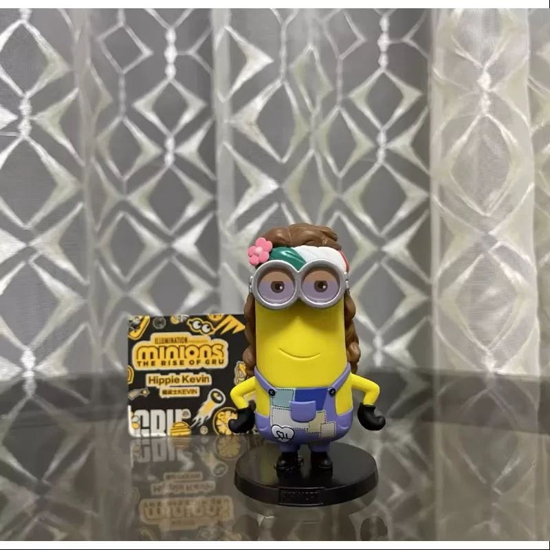 Kevin hippie de la serie Minions 2 de Pop Mart