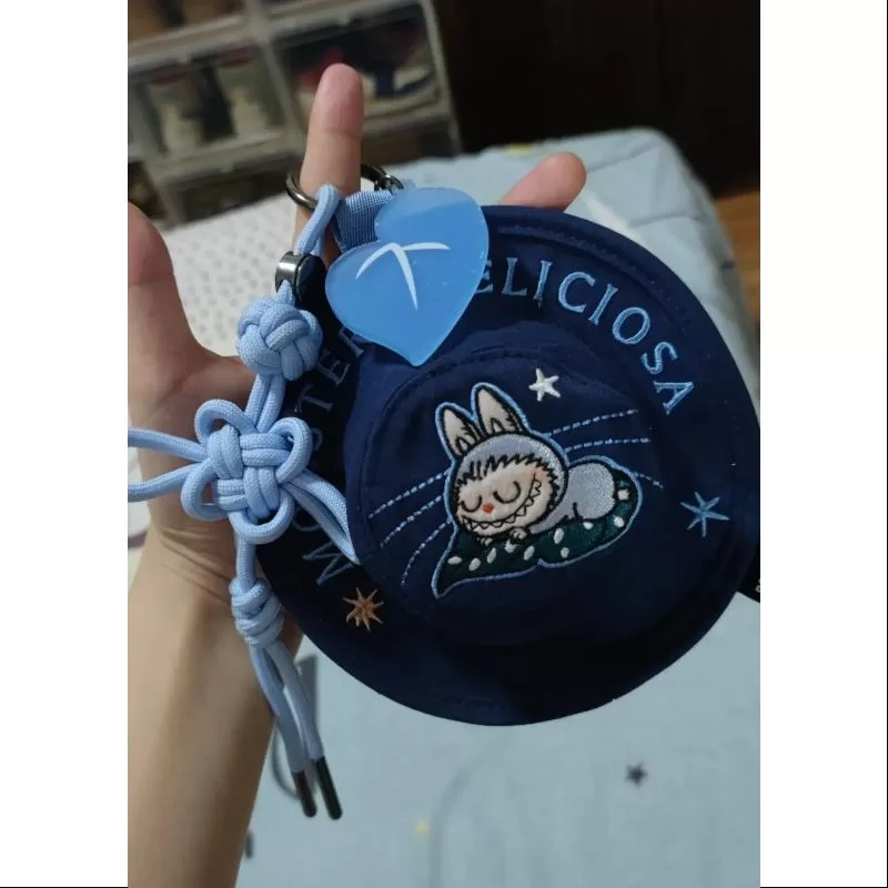 Labubu FALL IN WILD Sombrero de cubo Mini bolso Caja sorpresa serie MONSTERA DELICIOSA Labubu FALL IN WILD Sombrero de cubo Mini bolso Caja sorpresa serie MONSTERA DELICIOSA