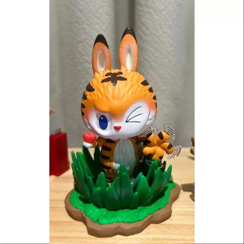 Labubu LOS MONSTRUOS Figura Tigre LIMITADA