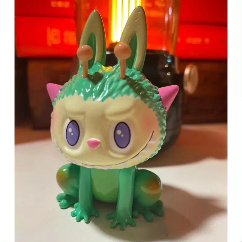 Labubu La serie de aventuras espaciales de los monstruos Labubu Space Alien