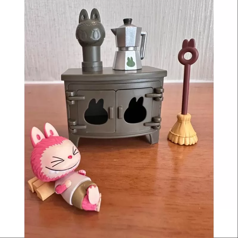 Labubu Los Monstruos El Hogar de los Elfos Serie Huele las Flores