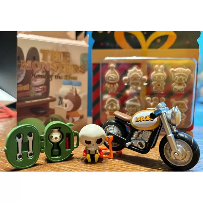Labubu Los Monstruos El Hogar de los Elfos Serie Mecánico de Autos