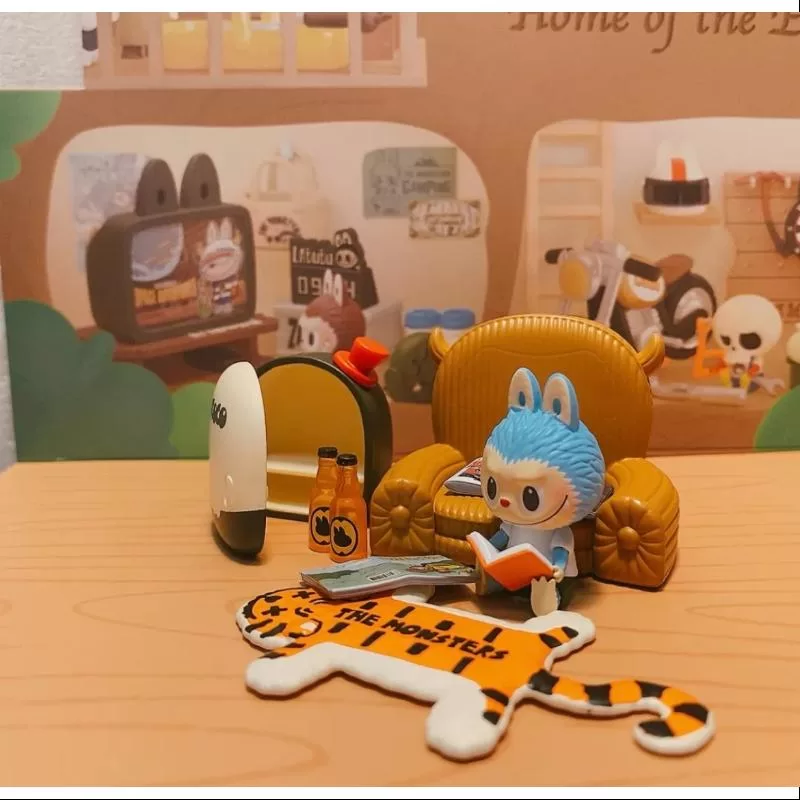 Labubu Los Monstruos El Hogar de los Elfos Serie Secret Comic Time