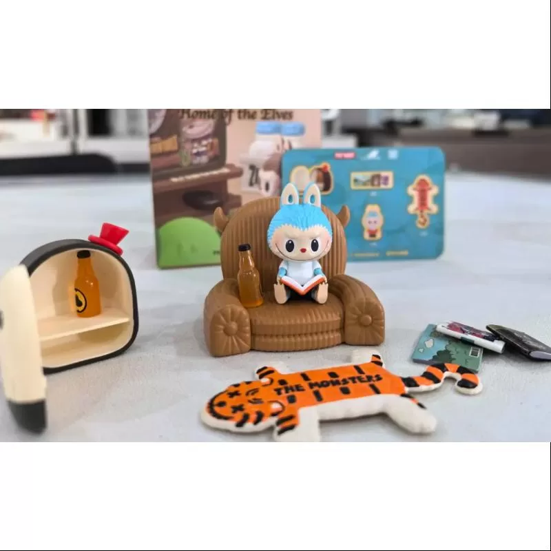 Labubu Los Monstruos El Hogar de los Elfos Serie Secret Comic Time