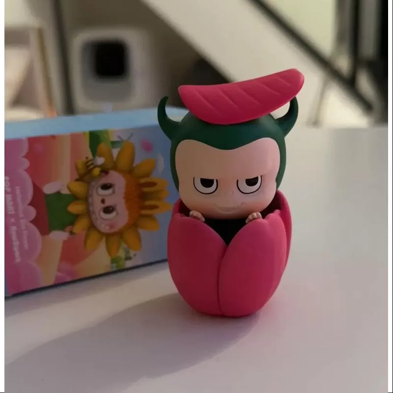 Labubu Los Monstruos Elfos de las Flores Serie Tulipán