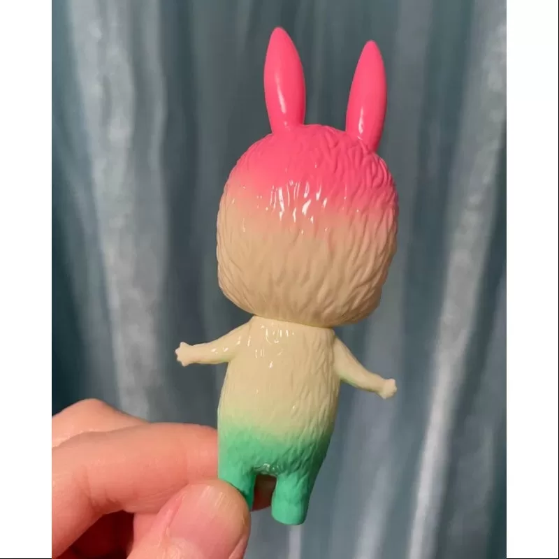 Labubu Los Monstruos Mini Labubu CAV 2019 Tokio TCC LIMITADA