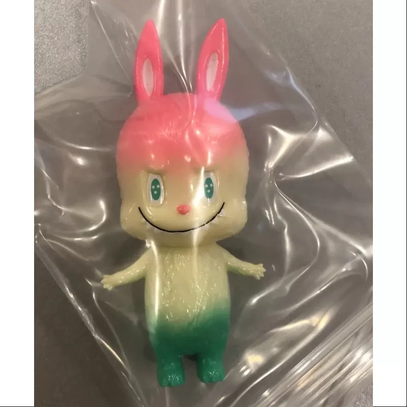 Labubu Los Monstruos Mini Labubu CAV 2019 Tokio TCC LIMITADA Labubu Los Monstruos Mini Labubu CAV 2019 Tokio TCC LIMITADA