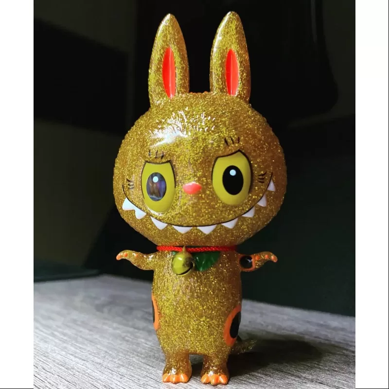 Labubu Los Monstruos Mini Zimomo Maneki Neko Goldstar LIMITADO