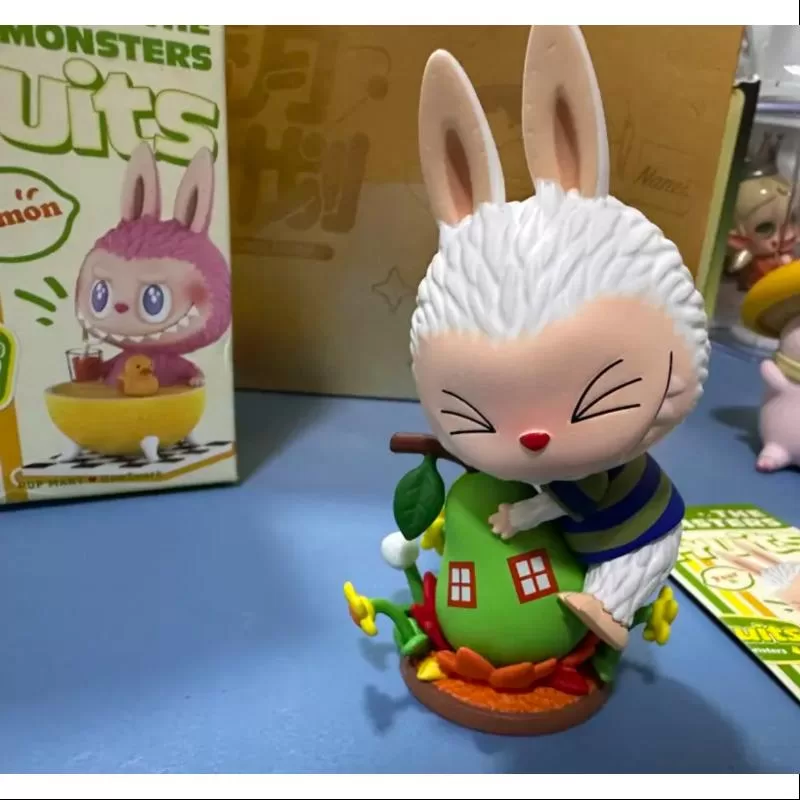 Labubu Los Monstruos Serie Frutas Pera