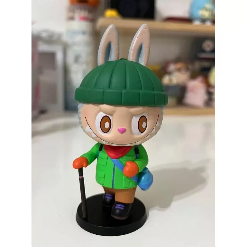 Labubu Los Monstruos Serie de Campamentos Paseo por la Naturaleza