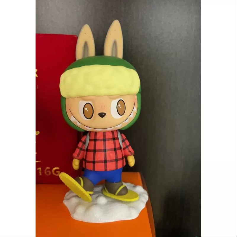 Labubu Los Monstruos Serie de Campamentos Viajero de Nieve