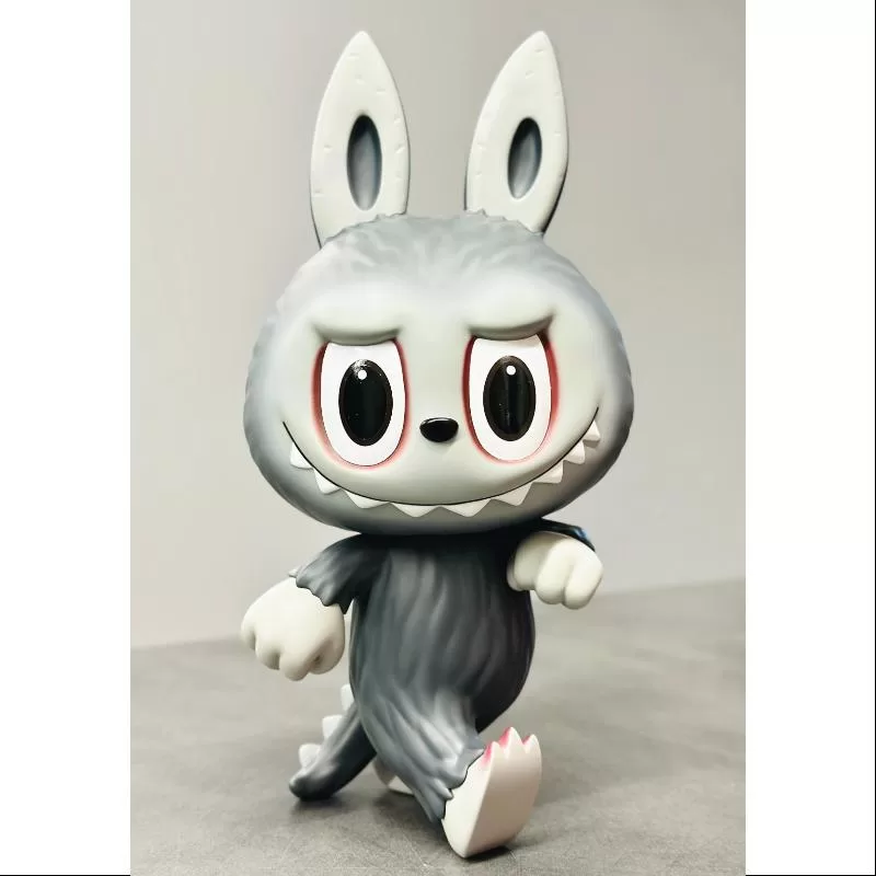 Labubu Los Monstruos Zimomo ST Gray LIMITADA Labubu Los Monstruos Zimomo ST Gray LIMITADA