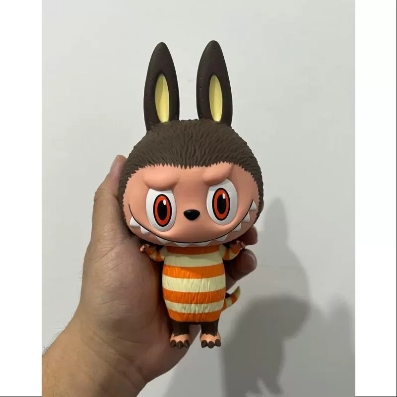 Labubu Los Monstruos Zimomo Titan Six Japón LIMITADA