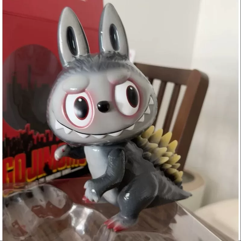 Labubu The Monsters Gojimomo Color original 2019 BTS LIMITADO (brilla en la oscuridad) Labubu The Monsters Gojimomo Color original 2019 BTS LIMITADO (brilla en la oscuridad)