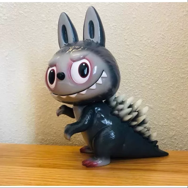 Labubu The Monsters Gojimomo Color original 2019 BTS LIMITADO (brilla en la oscuridad)