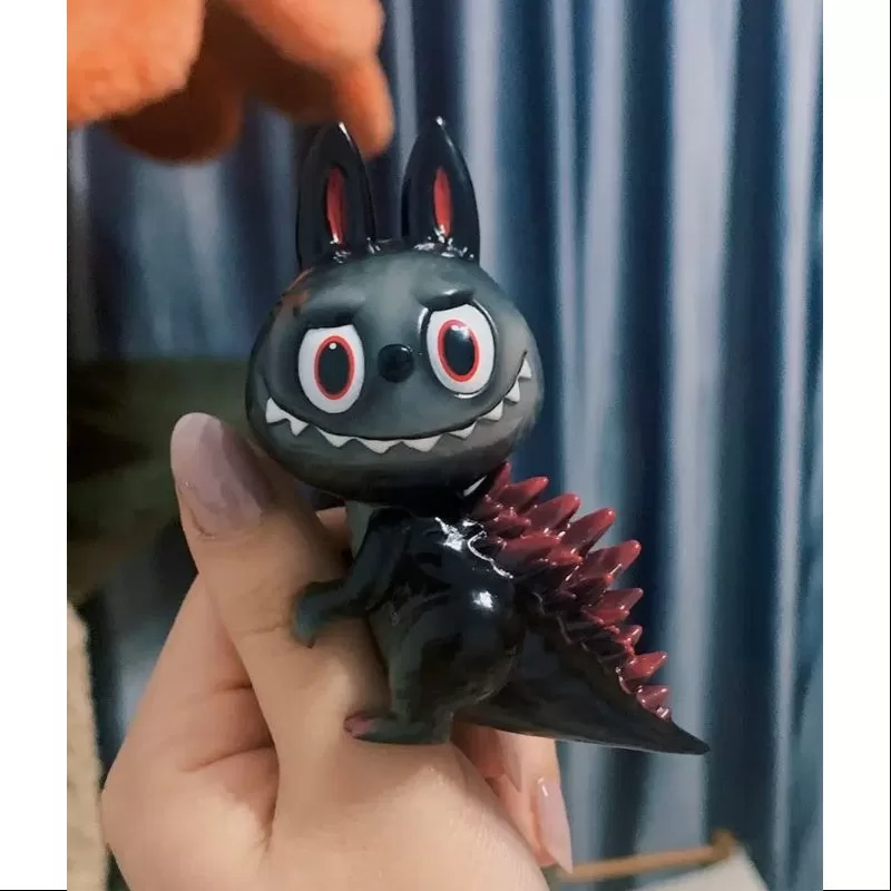 Labubu The Monsters Kaiju Hunting Series 2.0 Serie Gojimomo Edición especial (1/72)