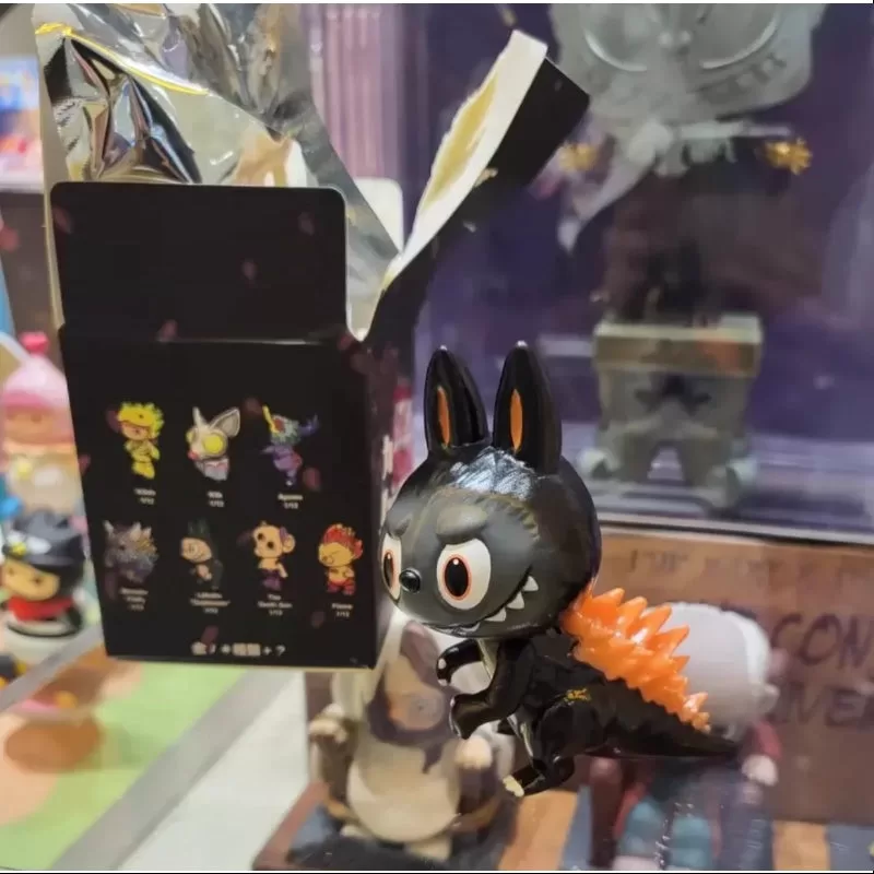 Labubu The Monsters Kaiju Hunting Series 2.5 Serie Gojimomo edición luminosa Labubu The Monsters Kaiju Hunting Series 2.5 Serie Gojimomo edición luminosa