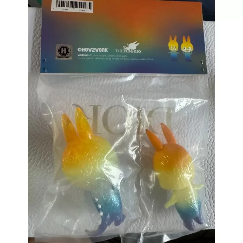 Labubu The Monsters Mini Zimomo Bosons u0026 Labubu stand Set LIMITADO Labubu The Monsters Mini Zimomo Bosons u0026 Labubu stand Set LIMITADO