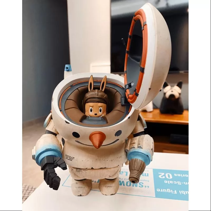 Labubu The Monsters Muñeco de nieve con mini piloto Labubu Ver.2.0 LIMITADO