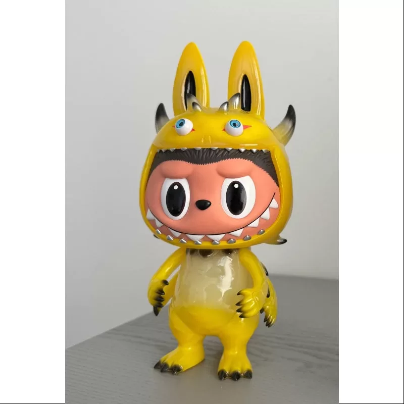 Labubu The Monsters Rangeas SS Amarillo LIMITADO (GID)