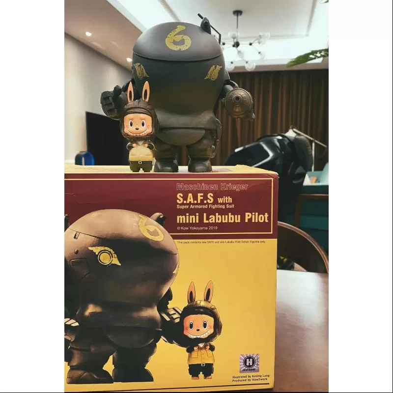 Labubu The Monsters S.A.F.S con Mini Labubu Pilot Ver.1.0 LIMITADA