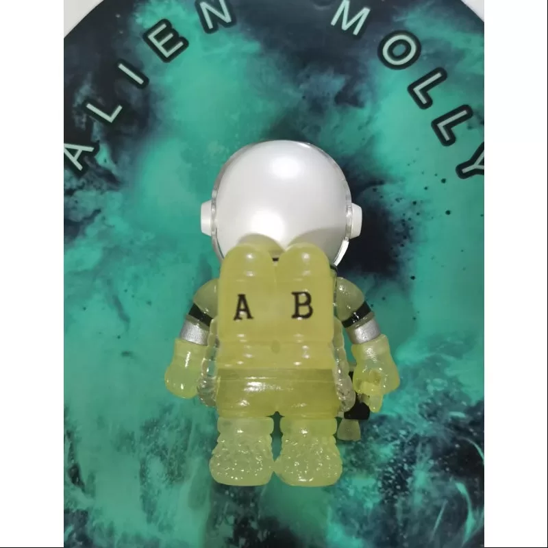 MEGA SPACE MOLLY 100% Alien Molly N.° 10 2021 LIMITADA (Brilla en la oscuridad)