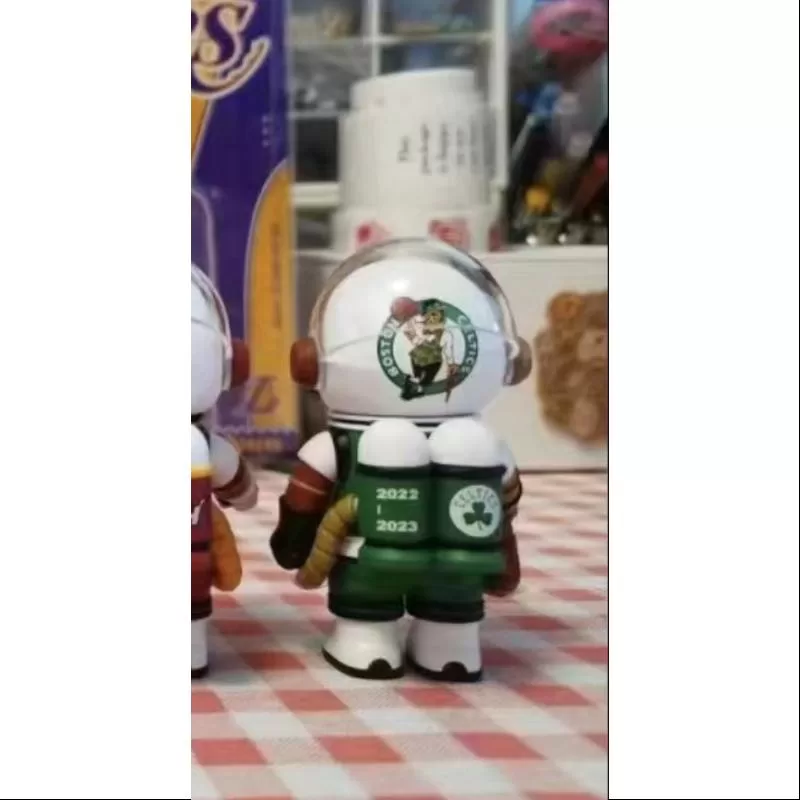 MEGA SPACE MOLLY 100% NBA Boston Celtics 2023 LIMITADO