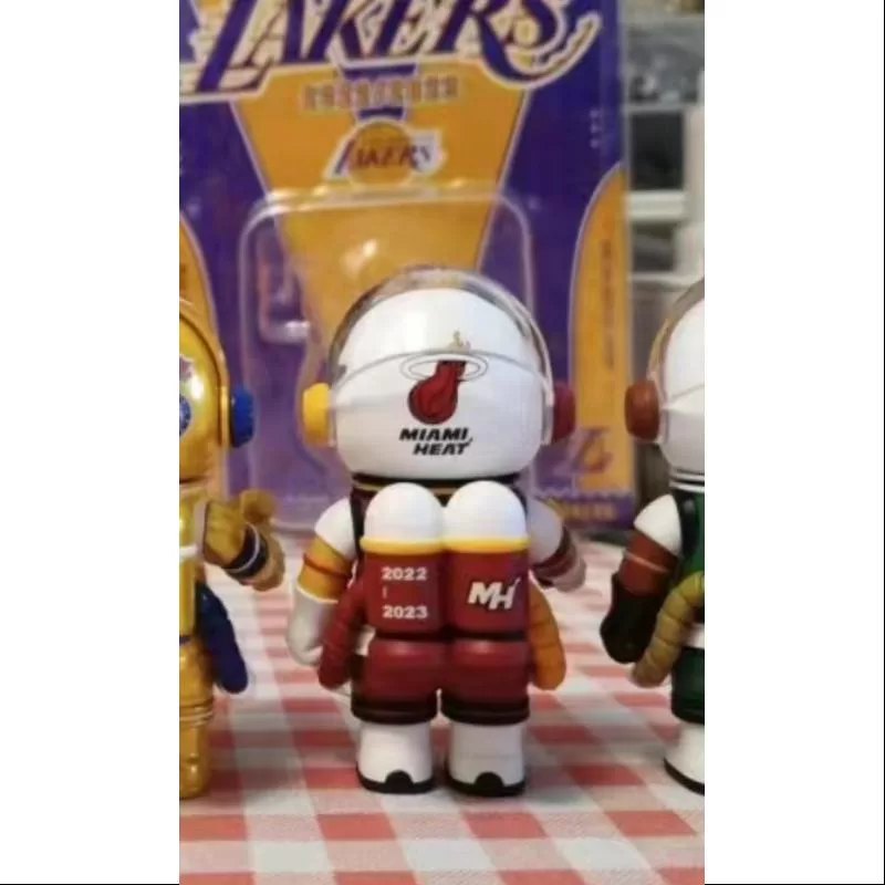 MEGA SPACE MOLLY 100% NBA Miami Heat 2023 LIMITADO
