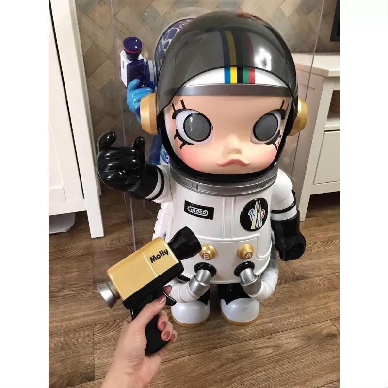 MEGA SPACE MOLLY 1000% MONCLER 2022 LIMITADA MEGA SPACE MOLLY 1000% MONCLER 2022 LIMITADA