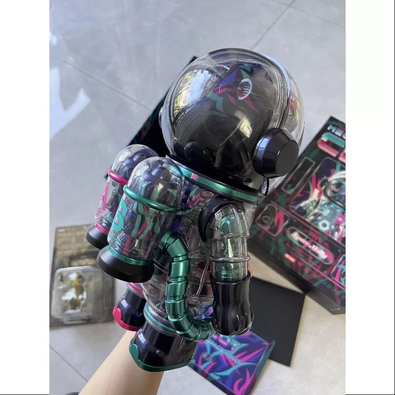 MEGA SPACE MOLLY 400% CLOT Magenta Alienegra 2024 Limitada MEGA SPACE MOLLY 400% CLOT Magenta Alienegra 2024 Limitada