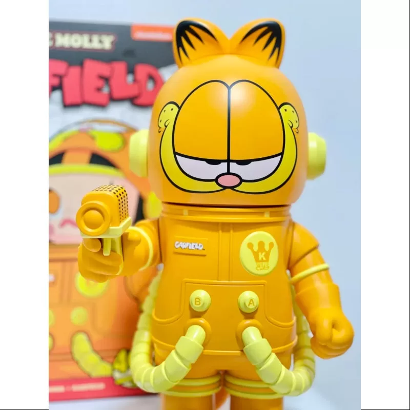 MEGA SPACE MOLLY 400% Garfield Modelo A 2024 LIMITADO