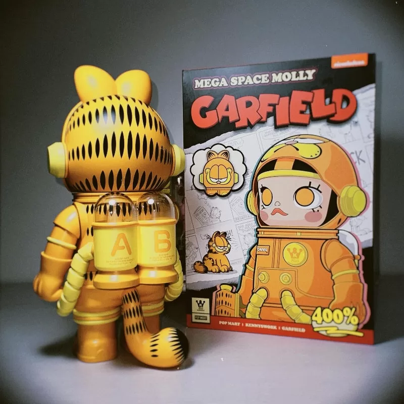 MEGA SPACE MOLLY 400% Garfield Modelo B 2024 LIMITADO MEGA SPACE MOLLY 400% Garfield Modelo B 2024 LIMITADO