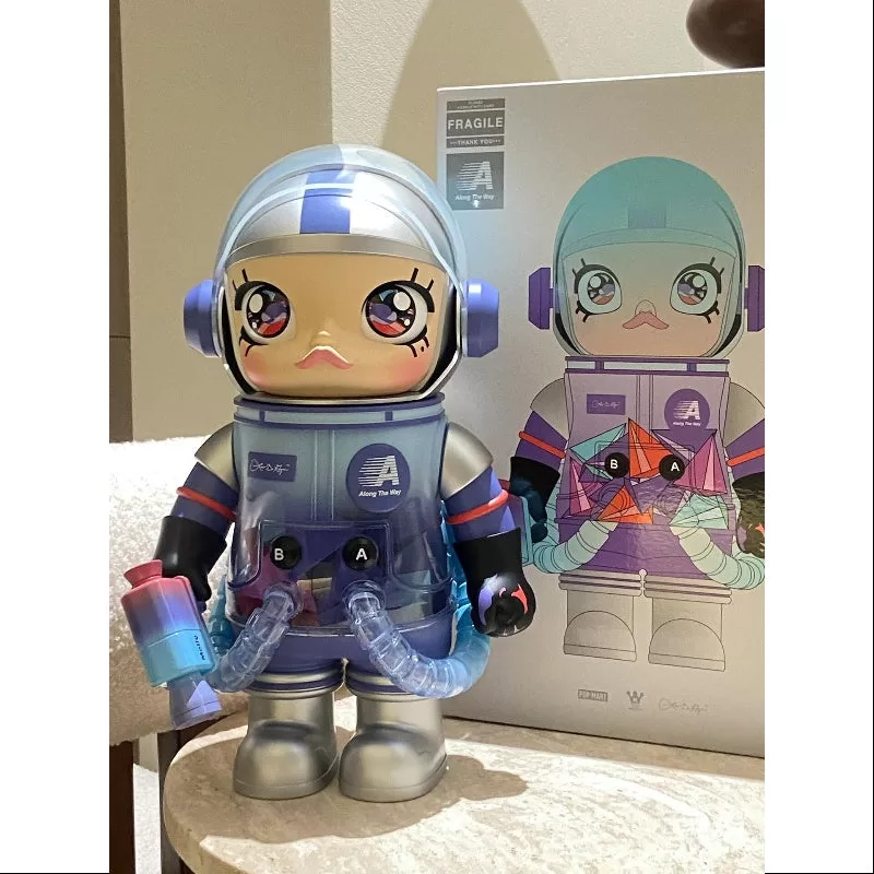 MEGA SPACE MOLLY 400% Louis De Guzman 2024 LIMITADA