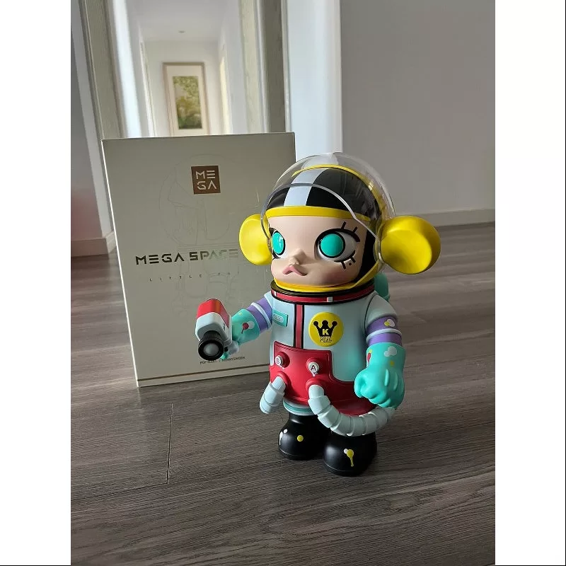 MEGA SPACE MOLLY 400% Pequeña Pintora 2021 LIMITADA MEGA SPACE MOLLY 400% Pequeña Pintora 2021 LIMITADA