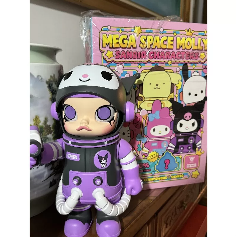 MEGA SPACE MOLLY 400% Personajes de Sanrio Serie Kuromi 2024 LIMITADO