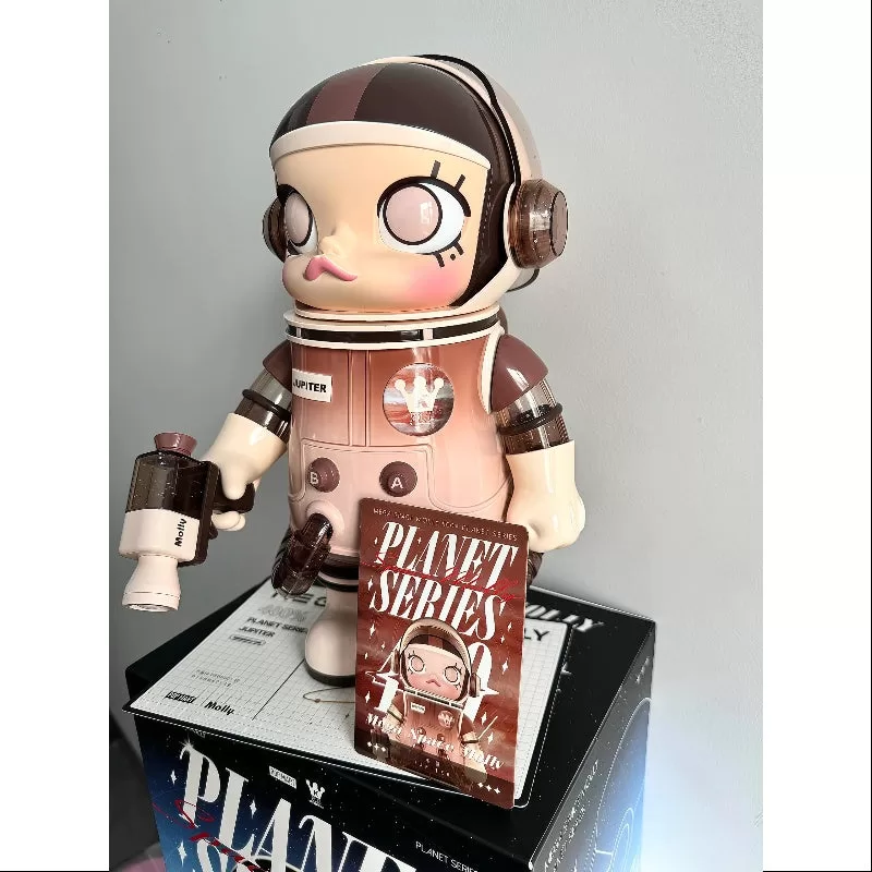 MEGA SPACE MOLLY 400% Serie Planeta Júpiter 2023 LIMITADA