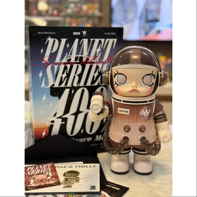 MEGA SPACE MOLLY 400% Serie Planeta Júpiter 2023 LIMITADA MEGA SPACE MOLLY 400% Serie Planeta Júpiter 2023 LIMITADA