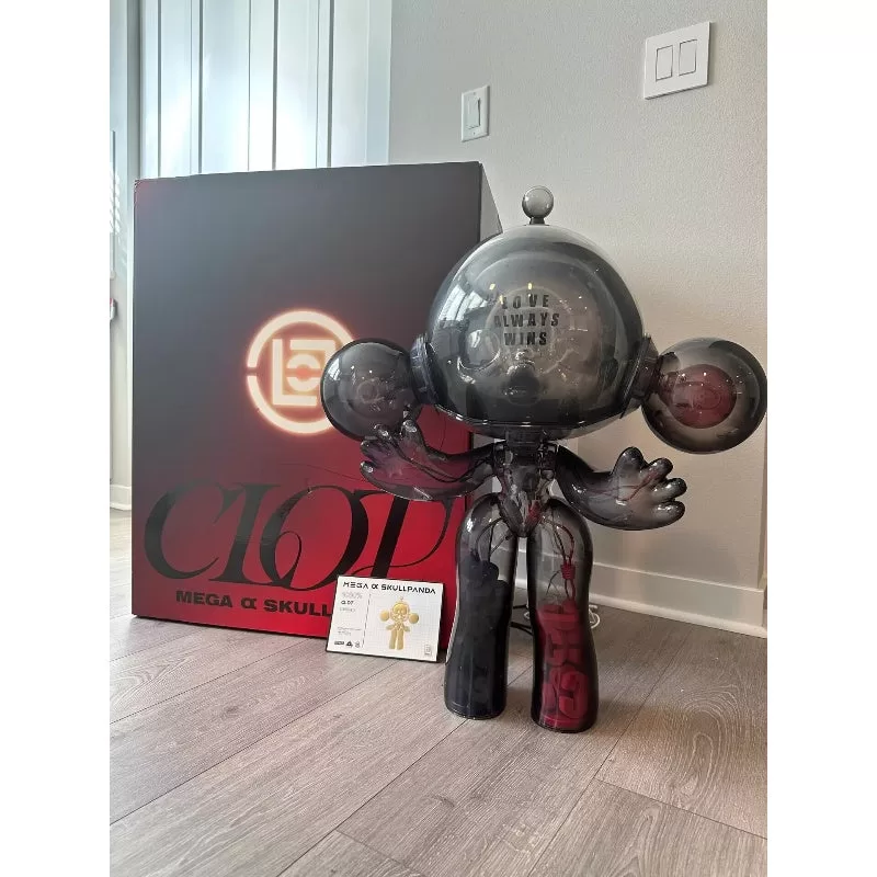 MEGA α SKULLPANDA CLOT 1000% Figura limitada