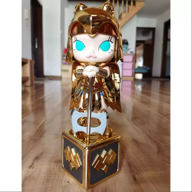 MOLLY Armadura Dorada Mujer Maravilla 2020 Edición Limitada MOLLY Armadura Dorada Mujer Maravilla 2020 Edición Limitada