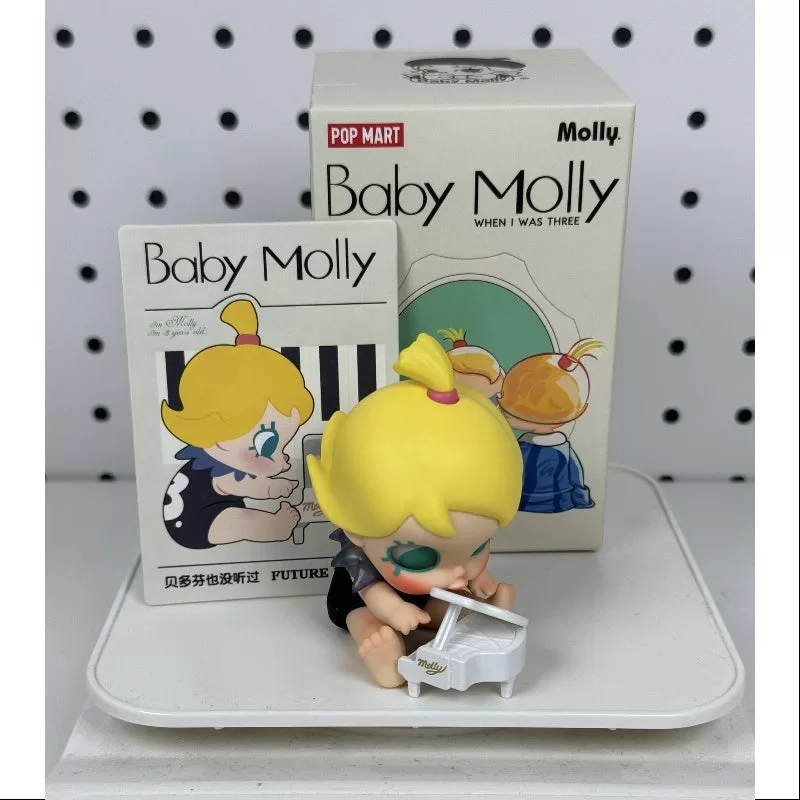 MOLLY Bebé Molly Cuando tenía tres años Serie Futura pianista