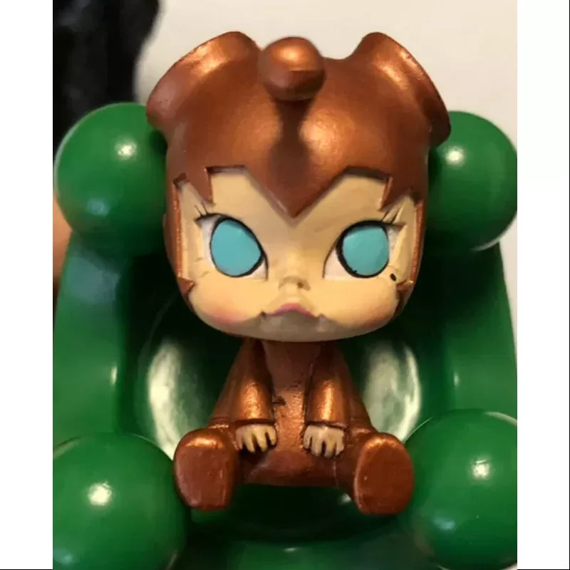 MOLLY Bebé Molly Serie 1 Pequeño Pez Niño Dorado