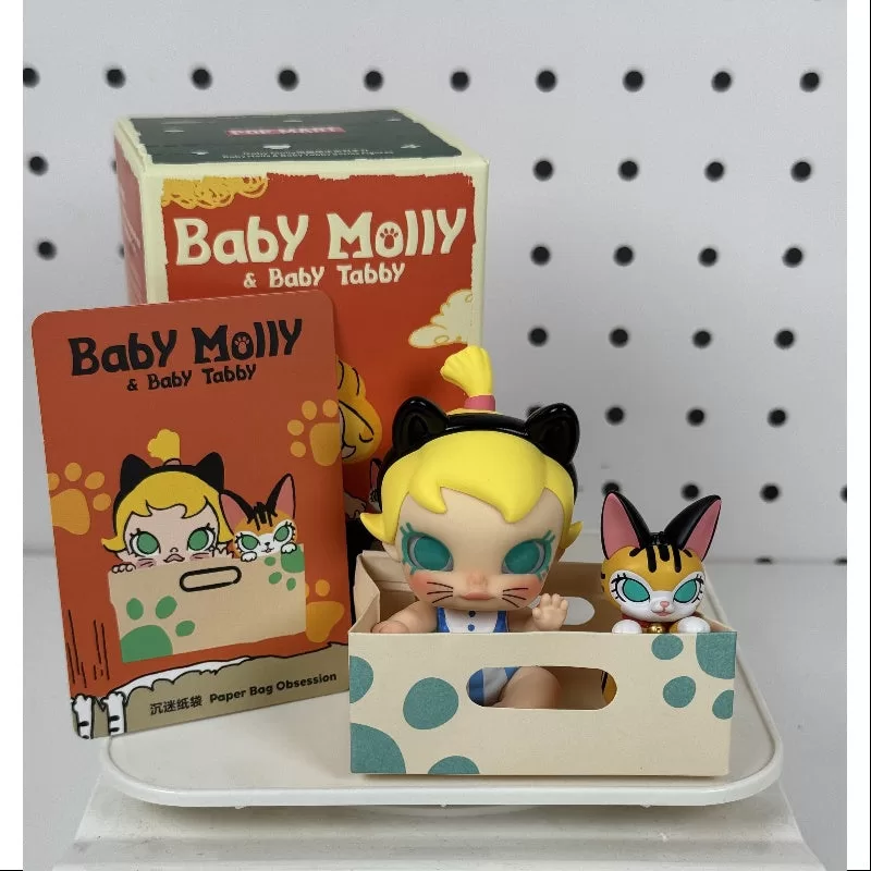 MOLLY Bebé Molly y Bebé Tabby Serie Obsesión por las Bolsas de Papel MOLLY Bebé Molly y Bebé Tabby Serie Obsesión por las Bolsas de Papel