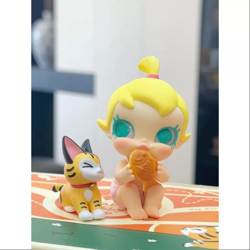 MOLLY Bebé Molly y Bebé Tabby Serie Sneak a Bite