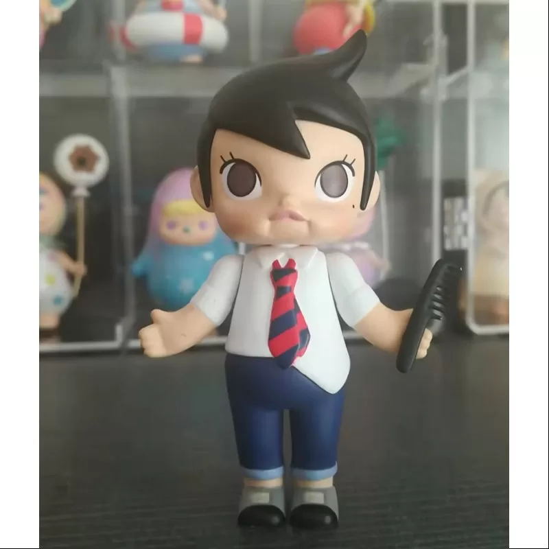 MOLLY La vida escolar de Molly Serie El más guapo de la escuela