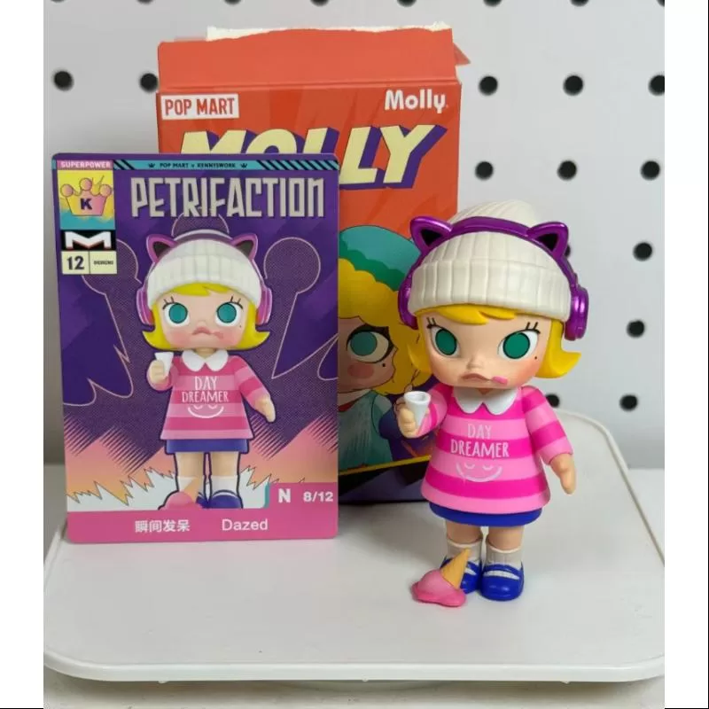 MOLLY Mi serie de superpoderes instantáneos Aturdida