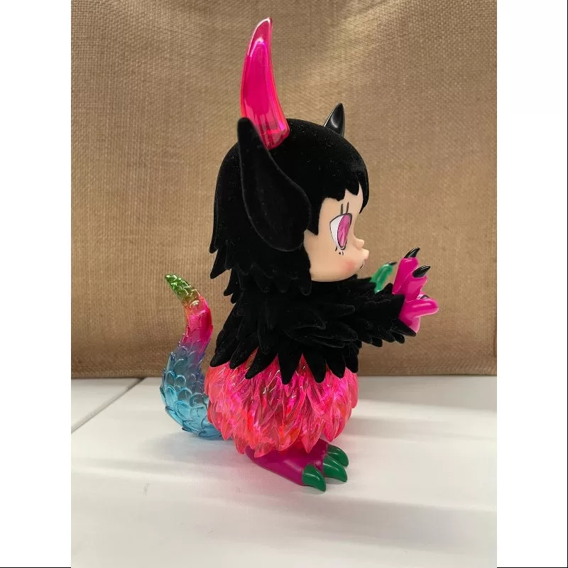 MOLLY Twin Beasts Molly Color Negro 2022 LIMITADO